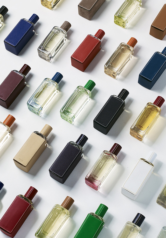 「エルメッセンス」コレクションの中から好きな香り4種類をセットにできる「ノマードスプレー」（15ml×4本セット／1万9,200円）を用意