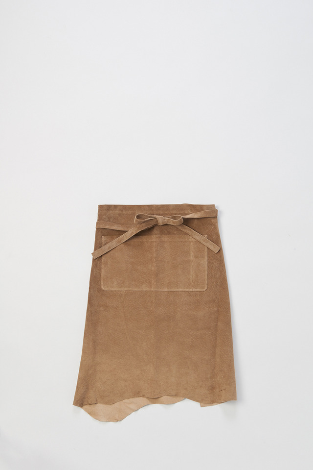 pig apron beige／Hender Scheme