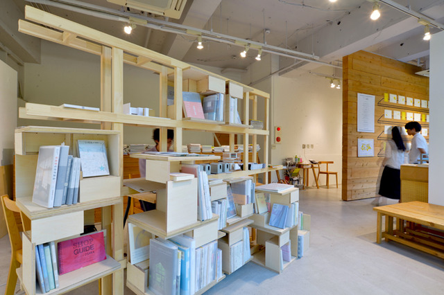 建築コンシェルジュの坂山毅彦による“名もなき書店”「○○書店」がオープン