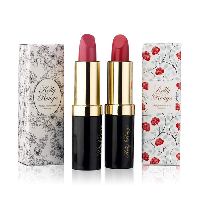 グレース・ケリーのクローゼットの中から、シャネルやディオールのドレス、希少な“ケリー”バックなど展示。世界初公開のティアラも PHOTO