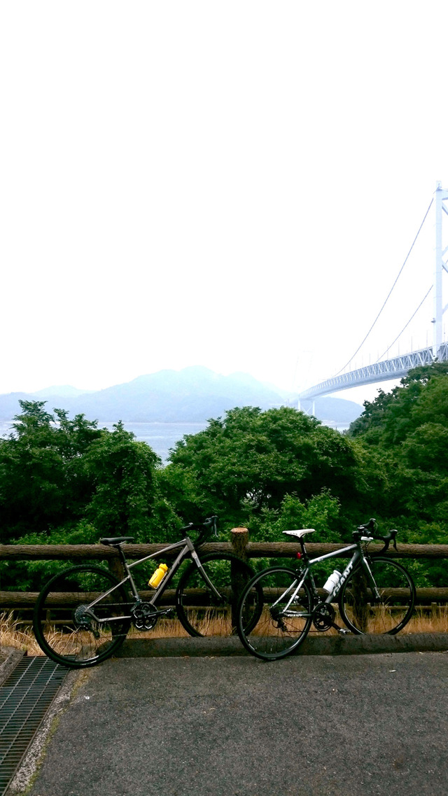 広島県・備後地方の尾道市で、“デニム”をドレスコードに自転車で「瀬戸内しまなみ街道」を駆けるイベント「DENIM RUN Onomichi」が開催