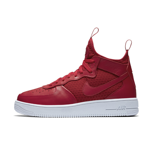 ナイキが新作シューズ「ナイキ エア フォース 1 ウル トラフォース MID（NIKE AIR FORCE 1 ULTRAFORCE MID）」（1万4,000円）を発売