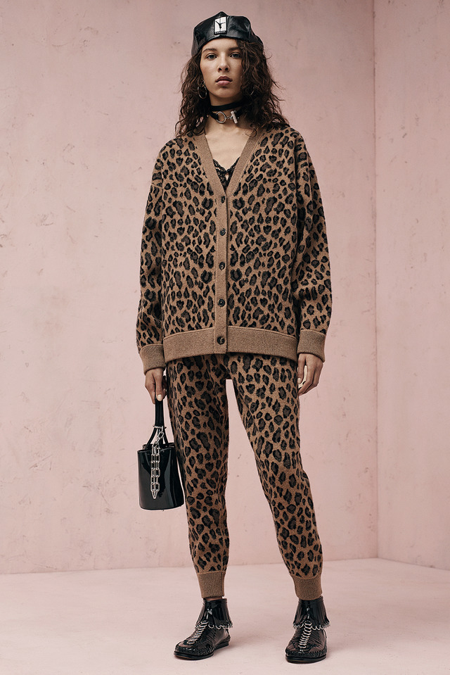 アレキサンダー ワン×カンゴール(R)の限定ハンチングキャップ発売 PHOTO(9/11) FASHION HEADLINE