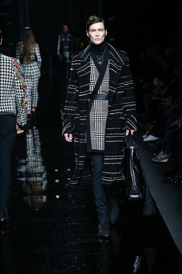 バルマン 服の上で鳴り響くハードロック 17 18秋冬メンズ Photo 46 85 Fashion Headline バルマン 服の上で鳴り響くハードロック 17 18秋冬メンズ Photo 46 85 Fashion Headline