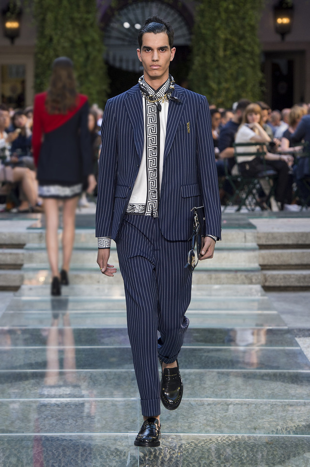 ルック ヴェルサーチ18春夏メンズコレクション Photo 27 52 Fashion Headline