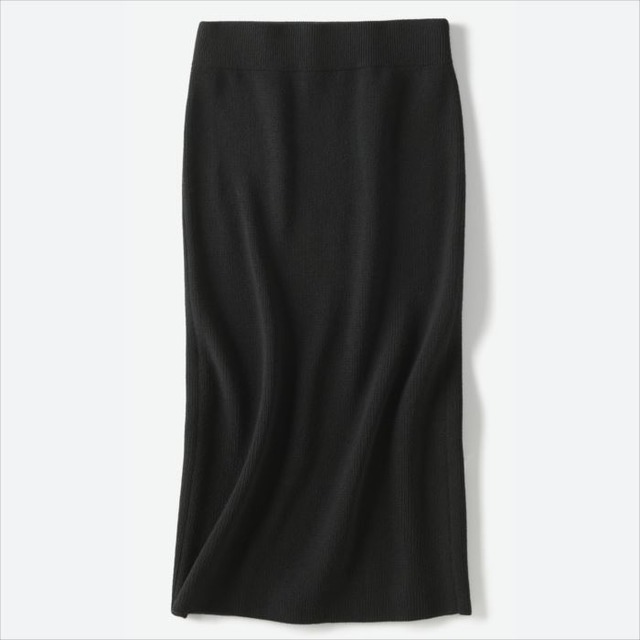 W UメルのブレンドIラインスカート（3,990円）