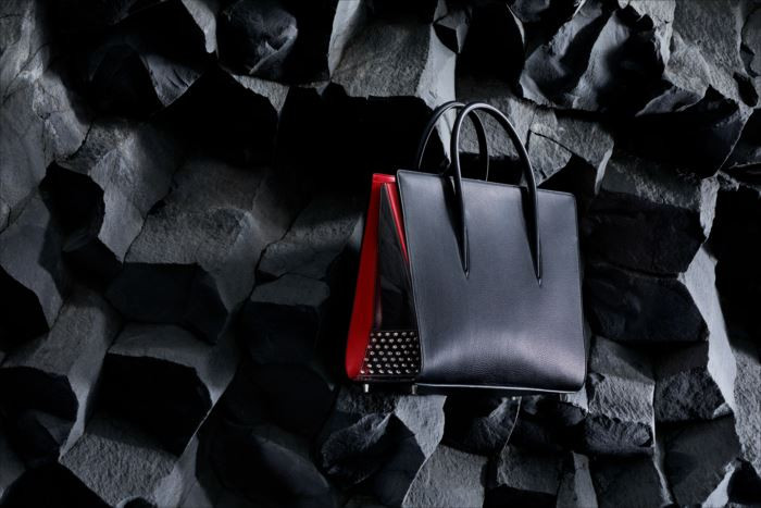 クリスチャン ルブタンの新作バッグコレクション「Paloma Ultra Black」が登場