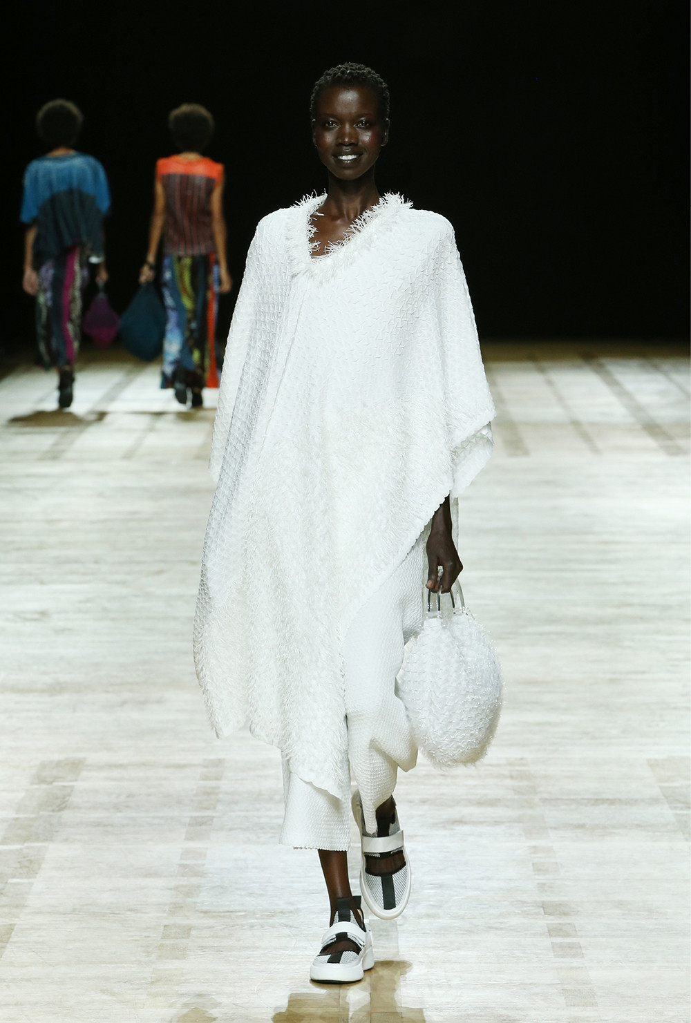 イッセイ ミヤケ 蘇るアイスランドの記憶 18春夏ウィメンズ Photo 13 44 Fashion Headline