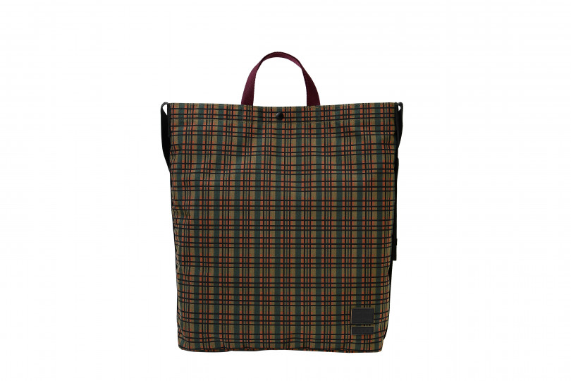 「SHOULDER TOTE BAG」（4万2,000円）