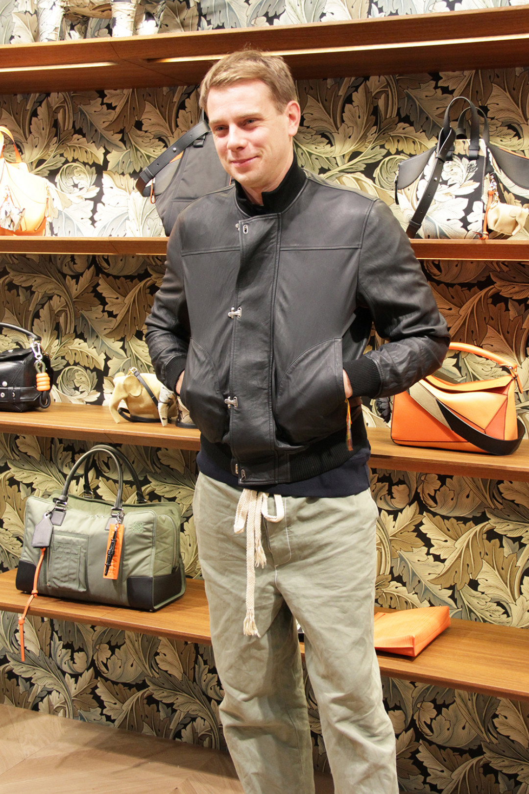 ロエベのジョナサン・アンダーソン来日、ウィリアム・モリスとのコラボ世界が新宿伊勢丹に PHOTO(2/25) FASHION HEADLINE