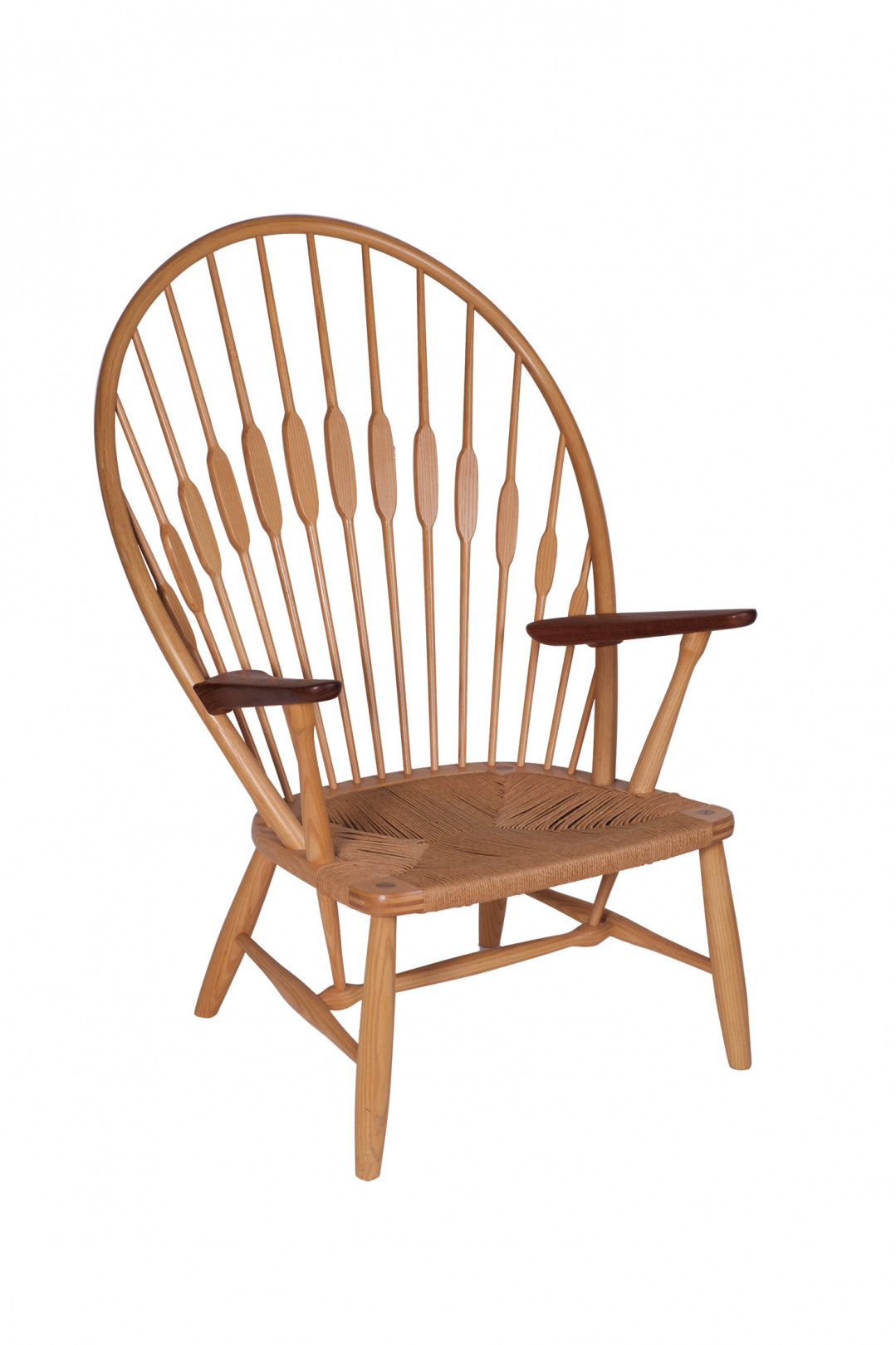 椅子 JH550「ピーコックチェア」（ハンス・ウェグナー）1947年/ヨハネス・ハンスン