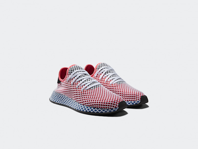 ユニセックスモデル「DEERUPT RUNNER」CQ2426（1万3,000円）