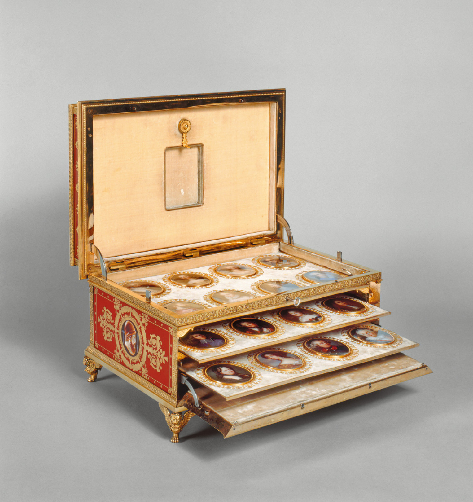 セーヴル王立磁器製作所《国王の嗅ぎタバコ入れの小箱》1819-1820年、マリー＝ヴィクトワール・ジャクオト《「国王の嗅ぎタバコ入れ」のためのミニアチュール48点》1818-1836年