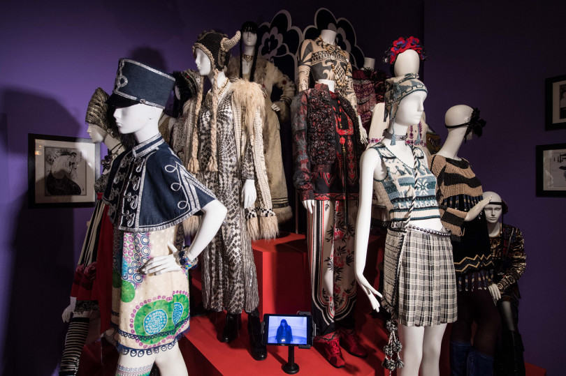 「THE WORLD OF ANNA SUI」展、ロンドン開催時の様子