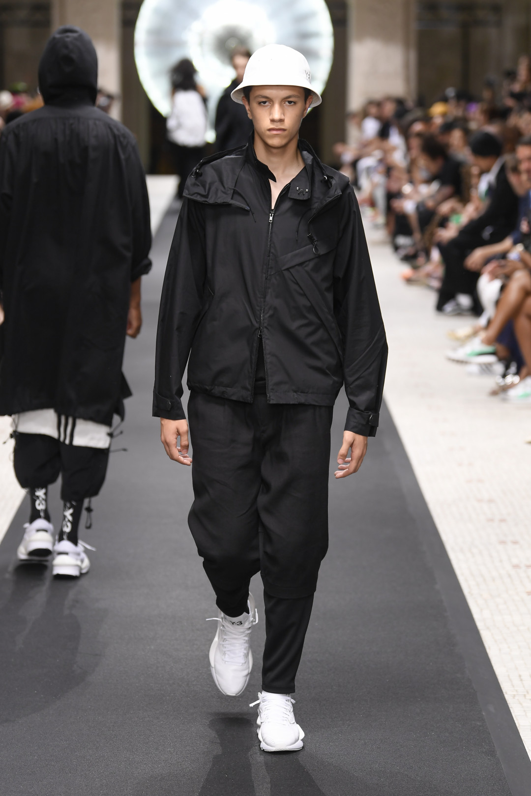 Y-3 2019年春夏コレクション