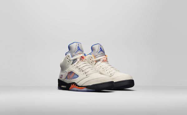 AIR JORDAN 5（税込2万2,680円）