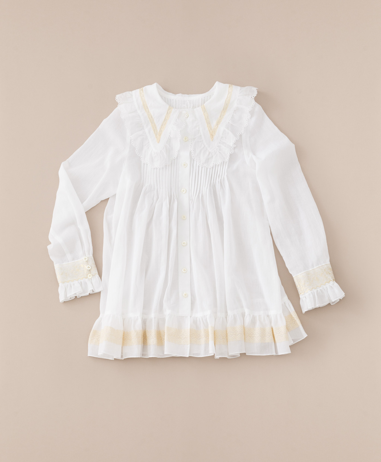 overlace「Chiffon blouse」（5万1,840円）
