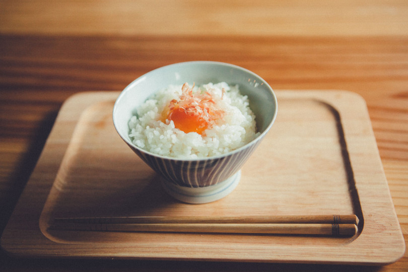 「カチネ本舗の鰹節」を使った卵ご飯