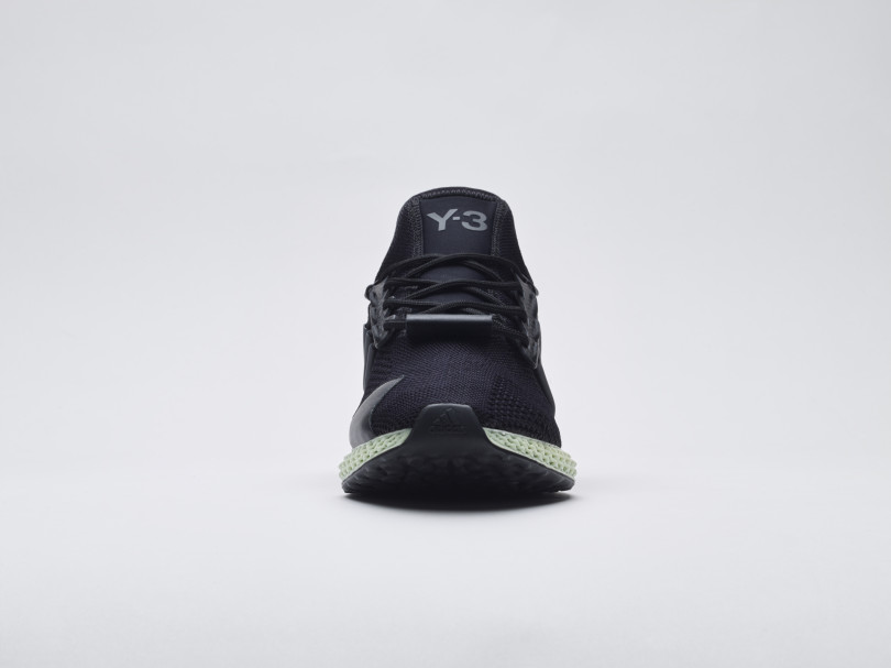 「Y-3 ランナー 4D（Y-3 RUNNER 4D）」（7万円）