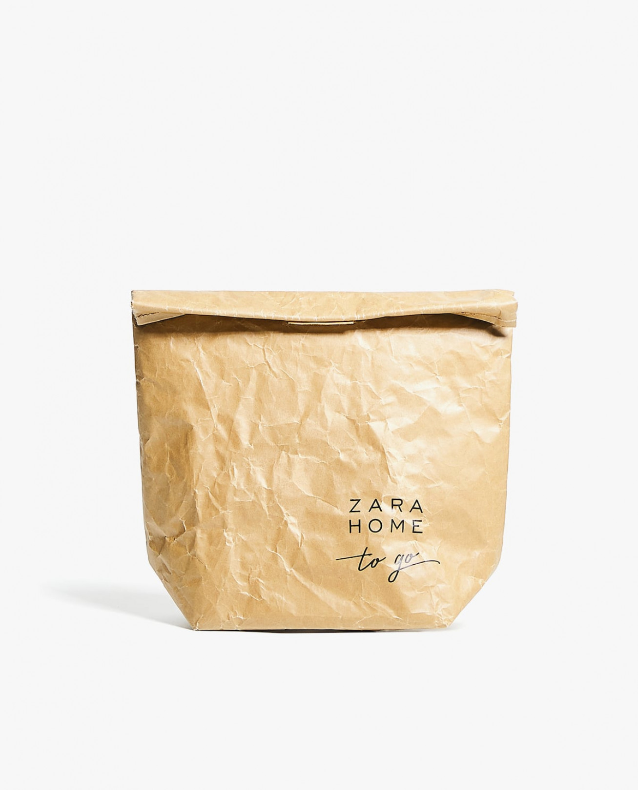 ザラ ホーム（ZARA HOME）が、お花見やピクニックなどのアウトドアシーンをはじめ、毎日のランチタイムにもぴったりな「ピクニックコレクション」の販売をスタートした。