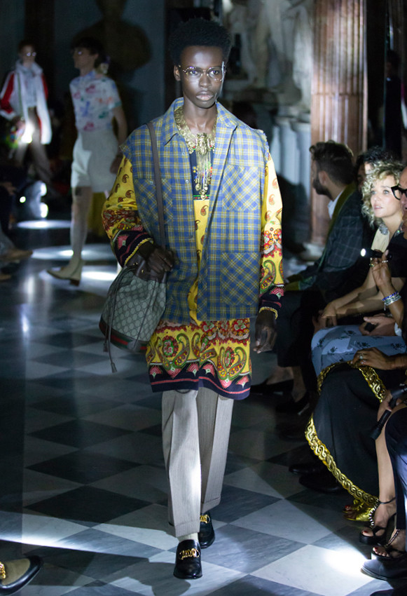 [LOOK] Set in Rome: Gucci Cruise 2020 Collection | PHOTO(51/138 ...