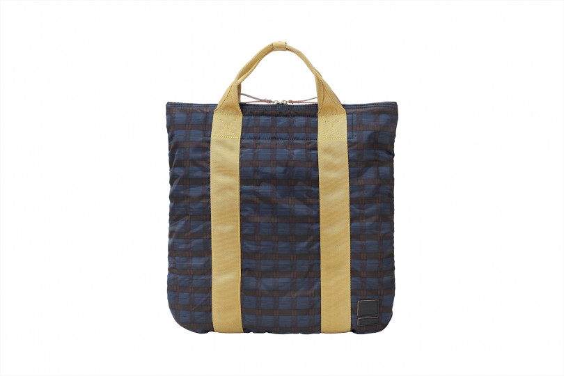 「2WAY TOTE BAG」（4万3,000円）