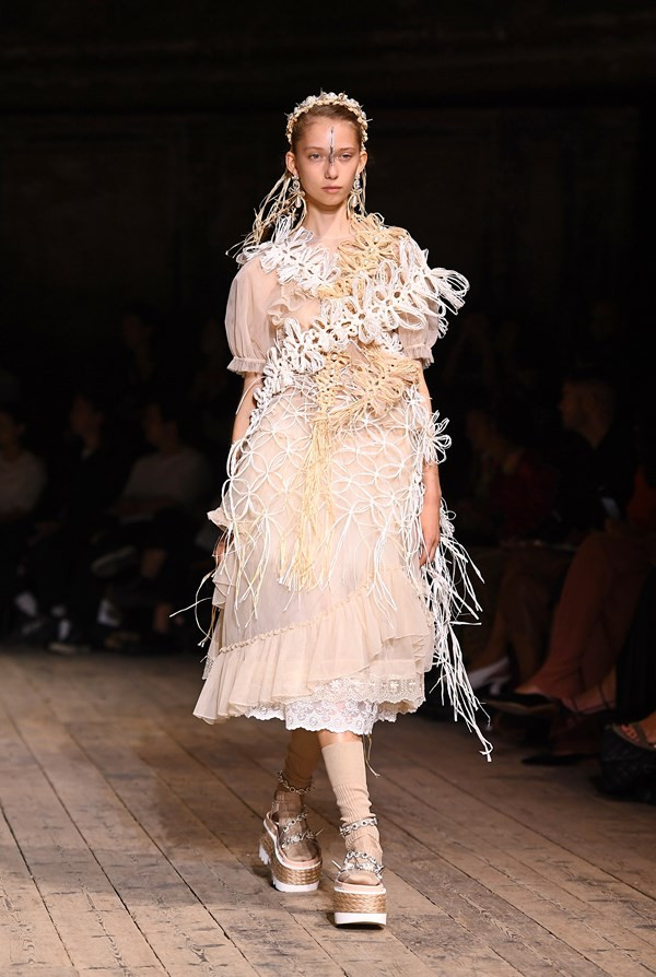 【ルック】シモーネ ロシャ2020春夏コレクション PHOTO(34/46) FASHION HEADLINE