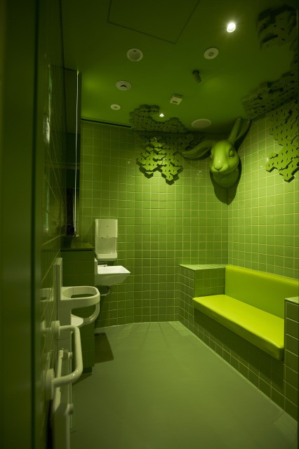 4階 授乳室・女子トイレ