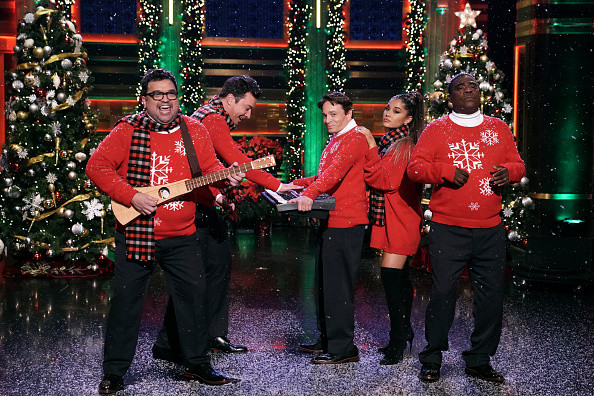 THE TONIGHT SHOW STARRING JIMMY FALLON -- Episode 0984 -- Pictured: (l-r) Horatio Sanz, host Jimmy Fallon, Chris Kattan, musical guest Ariana Grande, and Tracy Morgan during "I Wish It Was Christmas Today" on December 18, 2018 --