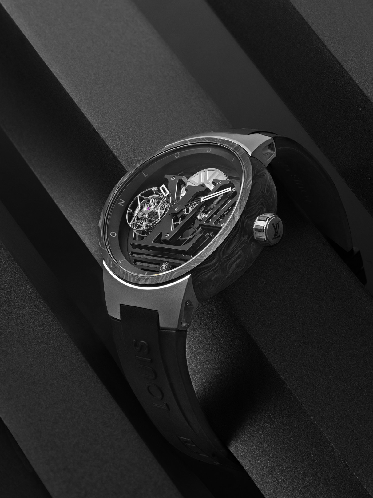 「TAMBOUR CURVE TOURBILLON VOLANT POINÇON DE GENÈVE」