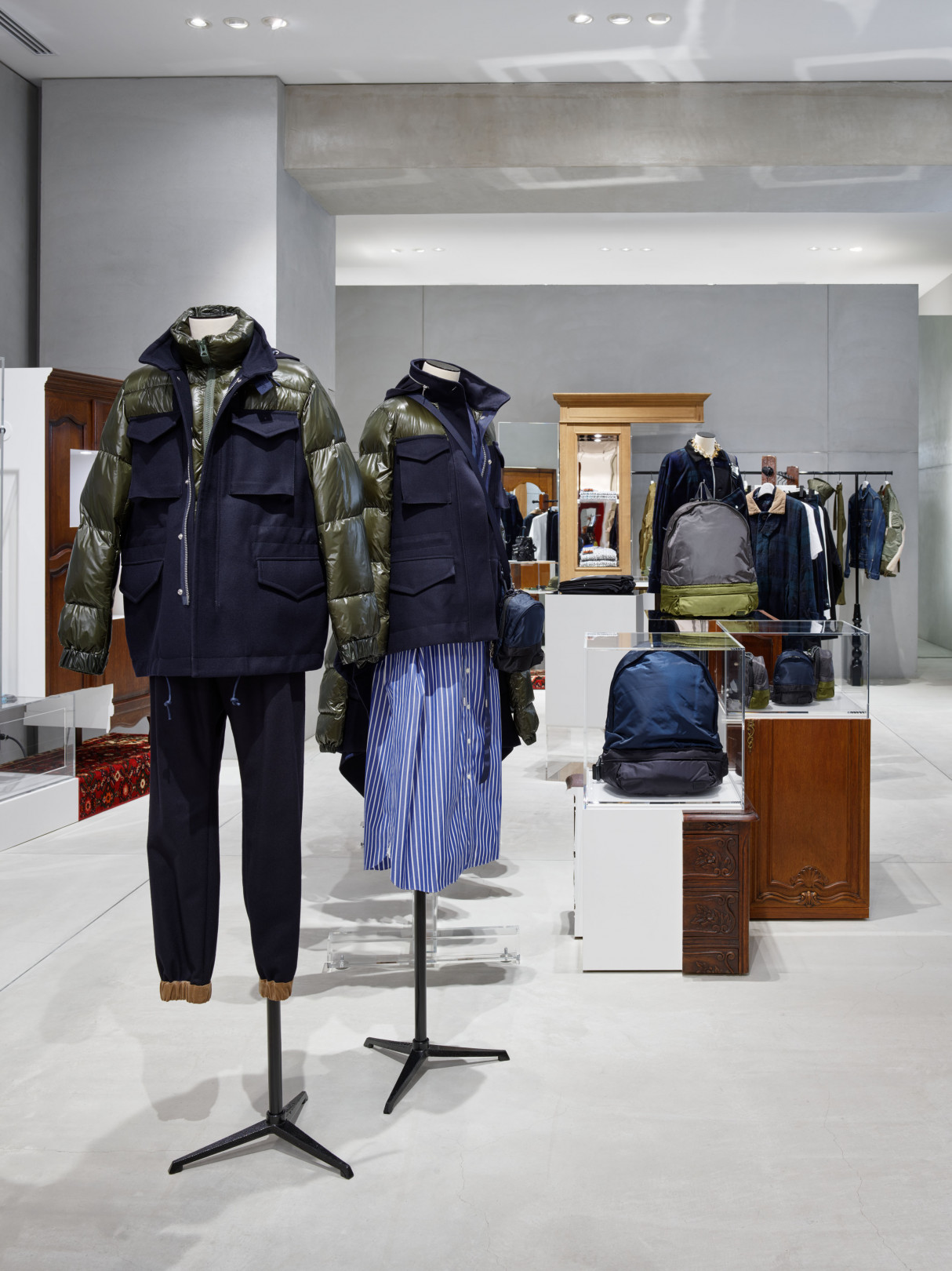 sacai 心斎橋パルコ店がオープン、店舗限定のアウター&ポーターとの