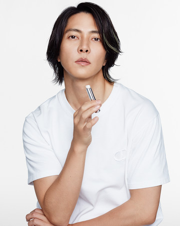 ディオールから新リップ バームが誕生 アンバサダーに就任した山下智久のビジュアルとコメントも Photo 1 5 Fashion Headline