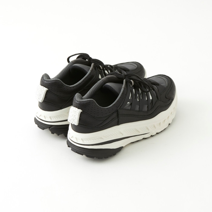 UGG x WM CA805 Sneaker（ブラック）3万4,100円（税込）※9月20日発売予定