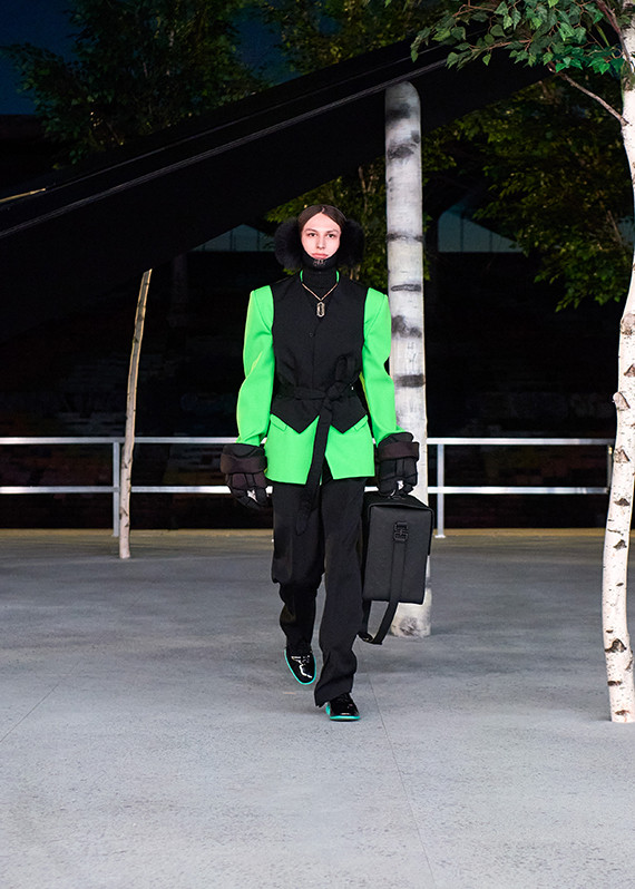 LOUIS VUITTON  Spring Summer 2022 Men Spin Off Show