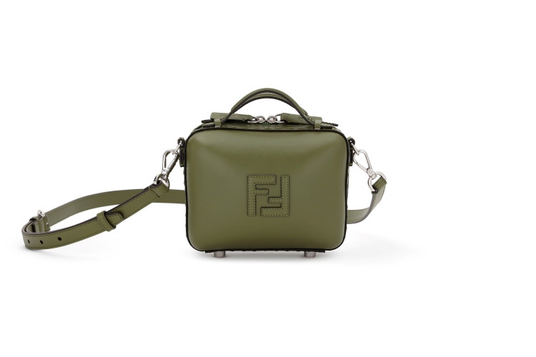 FENDI フェンディ　ドラムバッグ フェンディが新作バッグ「フェンディ トラベル」を発表。ヴィンテージ