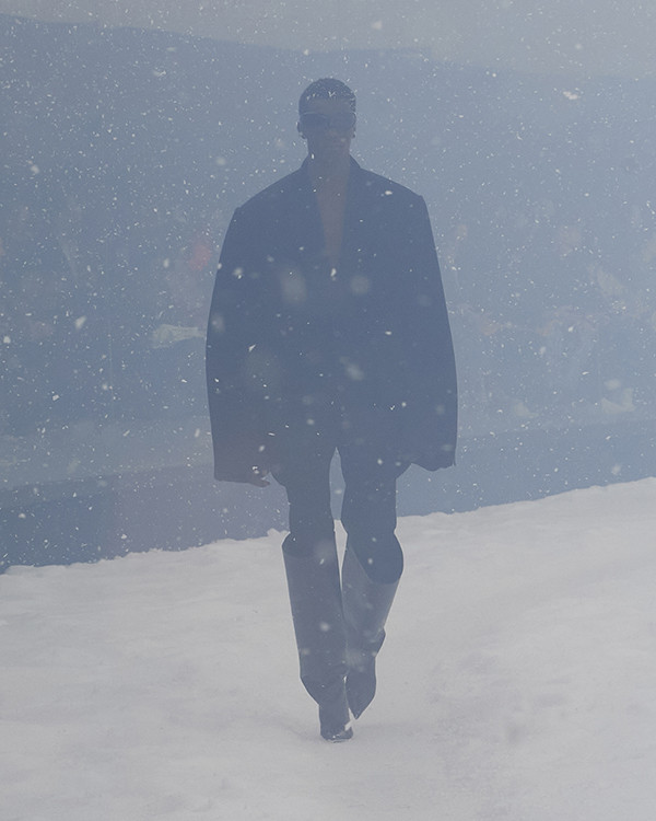 BALENCIAGA 360° WINTER 22 COLLECTION