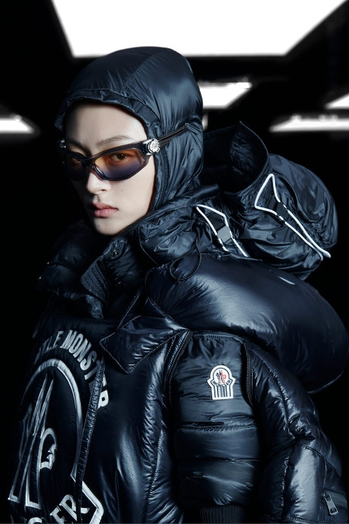 MONCLER×ジェントルモンスター 限定コラボTシャツ