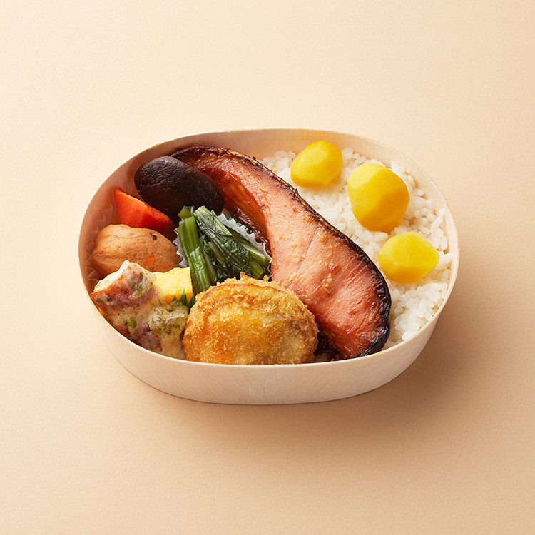 〈醸す〉 栗ごはんと鮭の味噌漬け 秋の彩り弁当 1,296円