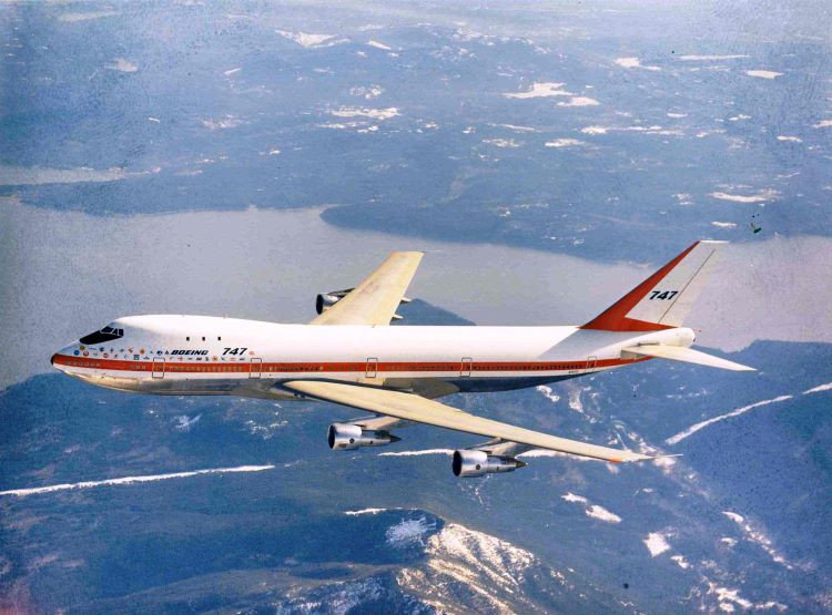 747【即完売モデル】シュプリーム☆刺繍パイル　Sロゴ　最高デザインパーカー