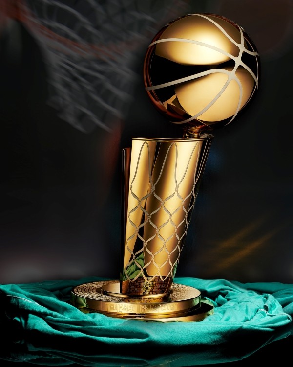 NBAファイナル優勝のデンバー・ナゲッツをティファニー製「ラリー